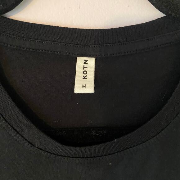 Kotn Black Long Sleeve Tee Crewneck T-Shirt Basic Loungewear Men's size Medium - Picture 2 of 8